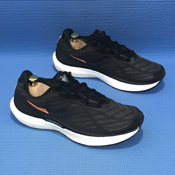 Used Saucony Triumph 19